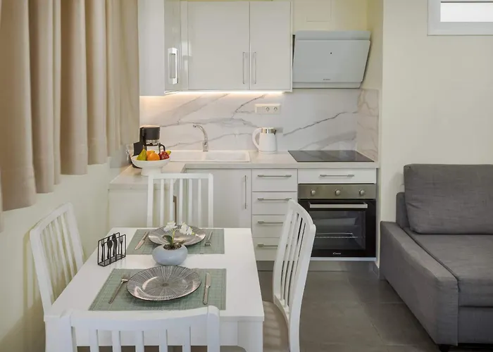 Cozy 1-Bedroom Boutique Apartment With A Patio