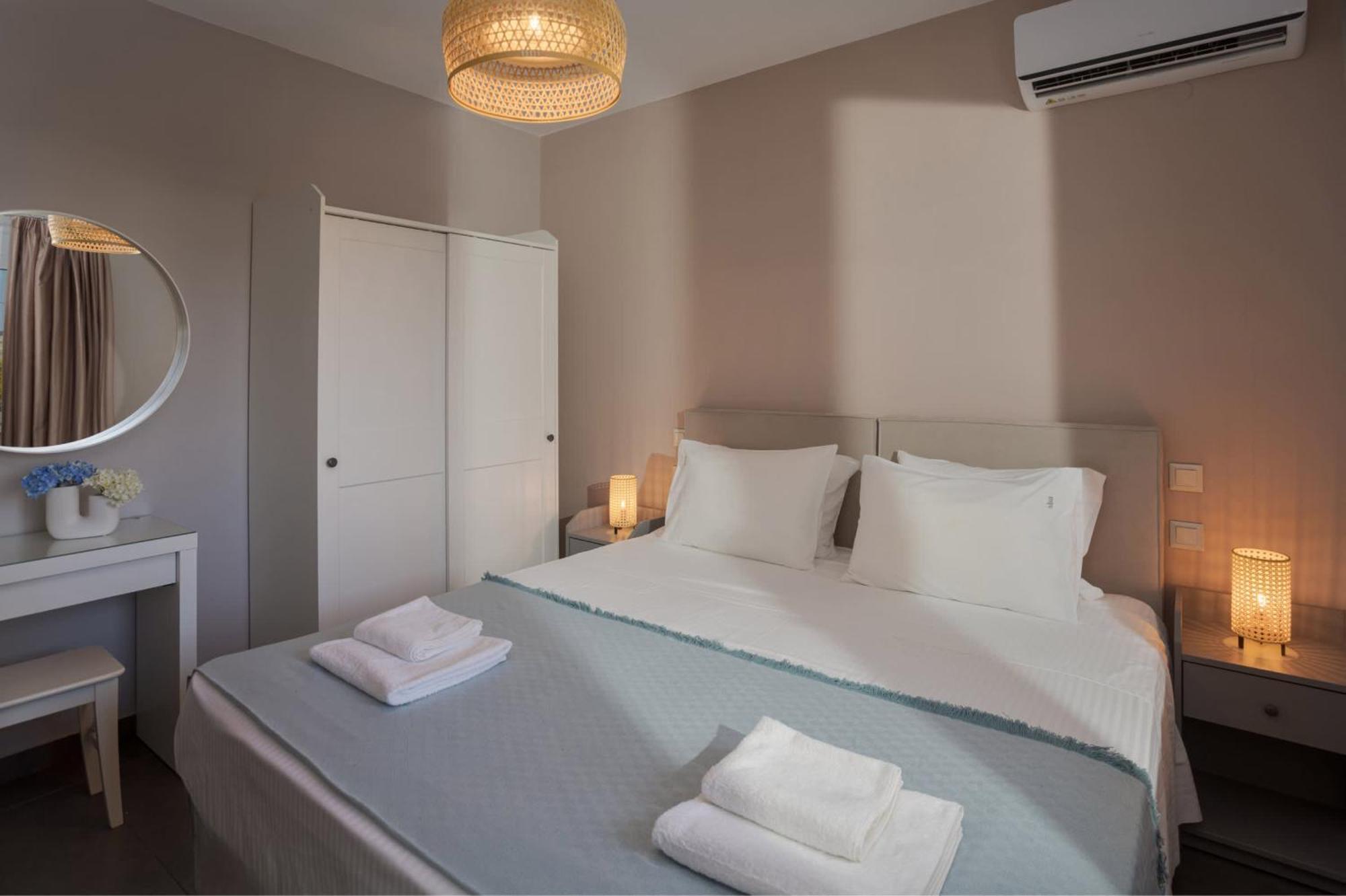 Cozy 1-bedroom Boutique With A Patio Apartment